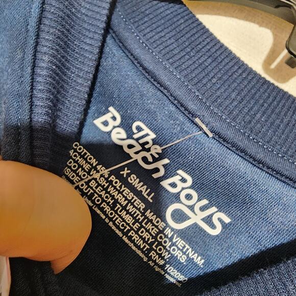 The Beach boy's sweatshirt women's XS faded - Picture 4 of 6